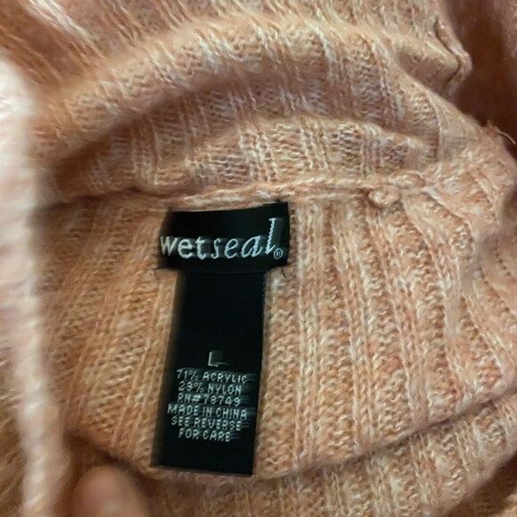 Wet Seal Sweater size large - Picture 3 of 3